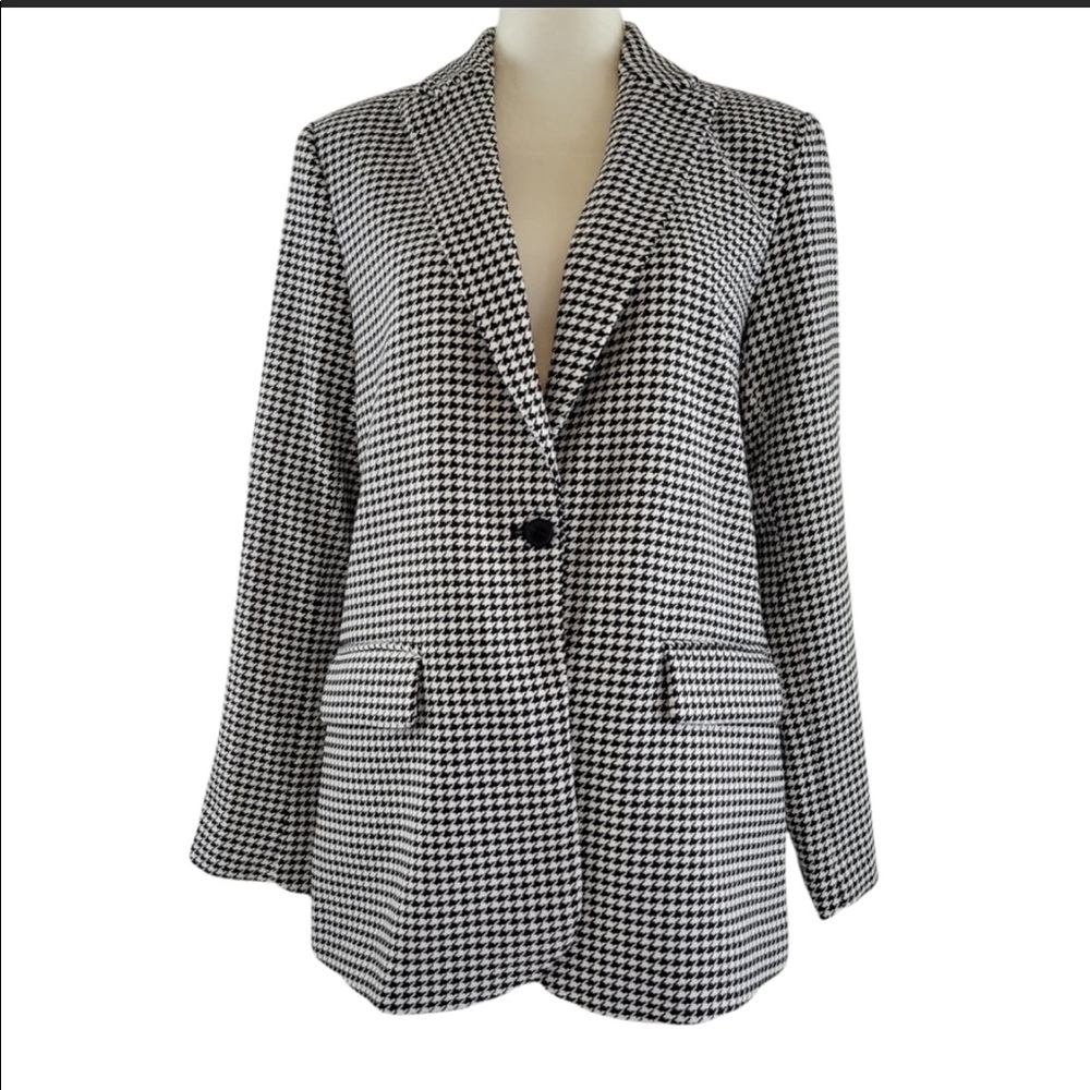 A NEW DAY BLAZER

HOUNDSTOOTH PATTERN (ALABAMA)